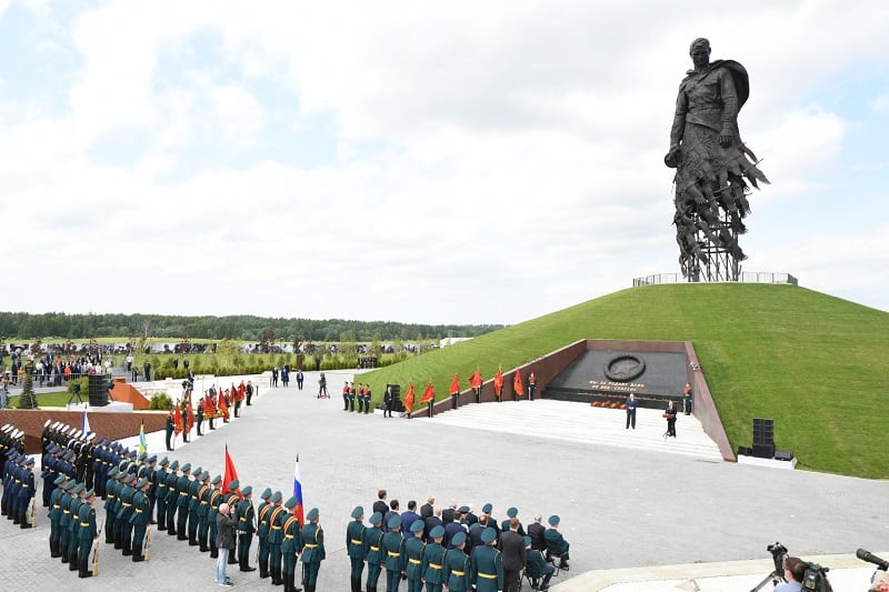memorial sovetskomu soldatu s multimedijnymi jekspozicijami.
